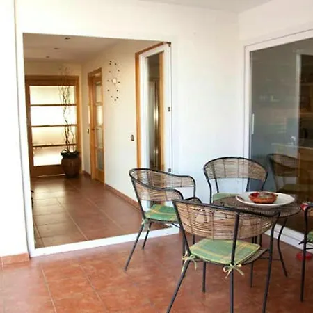 3 Bedrooms House With Jacuzzi Furnished Terrace And Wifi At 5 Km Away From The Hébergement de vacances *